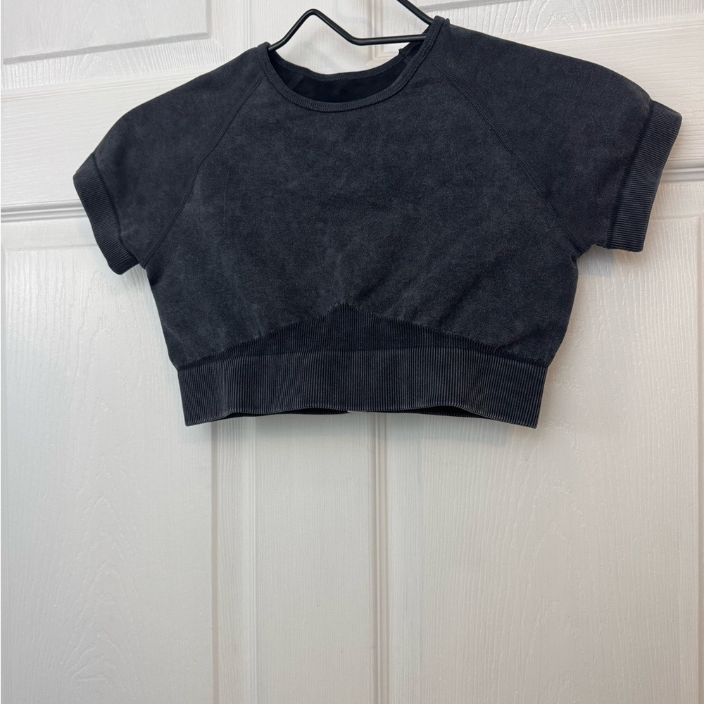 Women’s Black Short Sleeve Crop Top Size Small